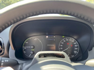 Toyota Yaris Comfort 1,5 VVT-i H 116 KM hybrid